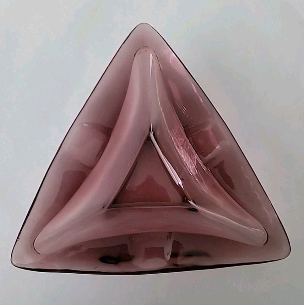 Vtg Hazel Atlas Moroccan Amethyst Purple Glass Triangular Table Ashtray 4.25"